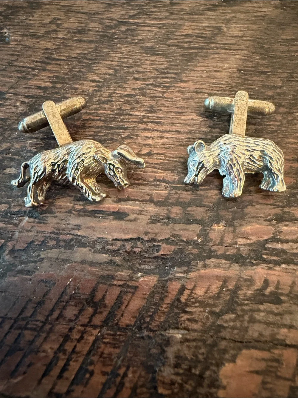 Silver Tone Bull And Bear Cufflinks for Men - Classic Formal Accessory Stockmark